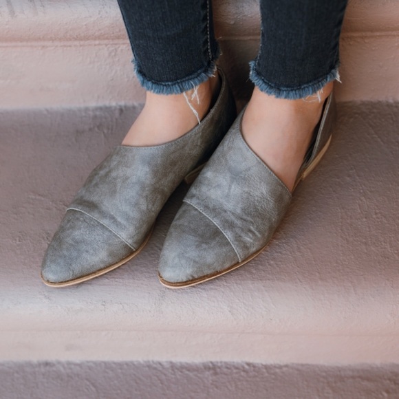 3 LEFT🖤 gray vegan leather open side flats - Picture 3 of 3